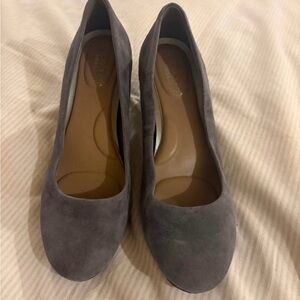 Aerosoles Gray Suede Women's Pumps